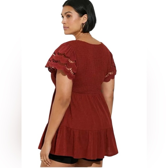 Torrid Womens Slub V-Neck Smocked Bodice Eyelet Sleeve Babydoll top Size 2 - Picture 4 of 9